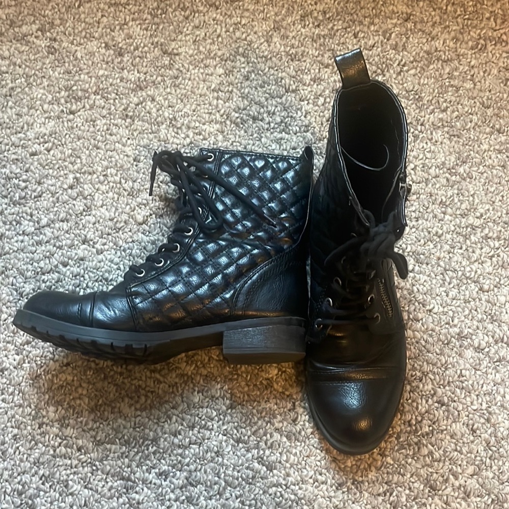 Black Steve Madden combat boots
